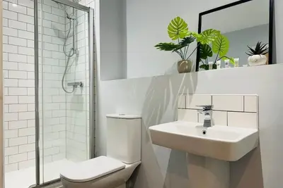 Image de Stylish 2 Bed 2 Bath City Centre