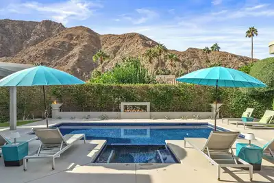 Image de Breathtaking Mountain Cove location in Indian Wells. Stunning designer home.