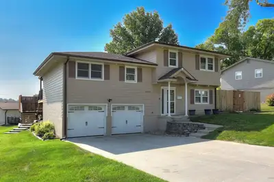 Rockbrook Oasis – Charming 3-Bedroom Home with Private Pool