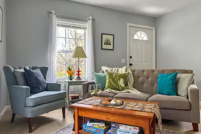 Image de Cozy Bungalow in Historic West Hillsborough