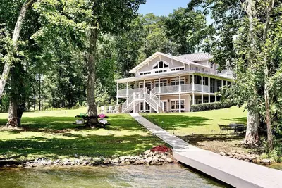Image de Beautiful, Peaceful Lake Home | Stunning Watts Bar Lake!
