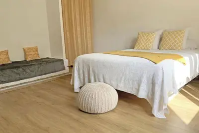 Chambres d'hôtes 'Les Tables Aux Vaches Raviège' avec terrasse partagée, Wi-Fi et climatisation