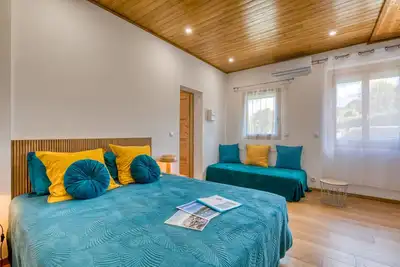 Image de Maison d'hôtes 'Les Tables Aux Vaches' avec terrasse privée, Wi-Fi et climatisation