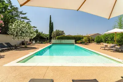 Image de Maison de vacances 'Saumane, Grande Bergerie' avec piscine partagée, Wi-Fi et climatisation