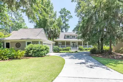Image de Callawassie Charm: A 3 bed, 3. 5 bath home with beautiful views.