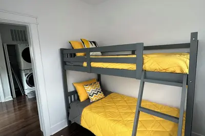 Image de Spacious 4-bedroom bungalow in family friendly Lincolnwood with WiFi, Ac