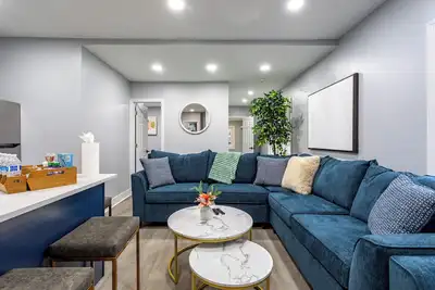Image de Comfort Meets Style 3-bedroom apartment with WiFi and Parking Close to Nyc