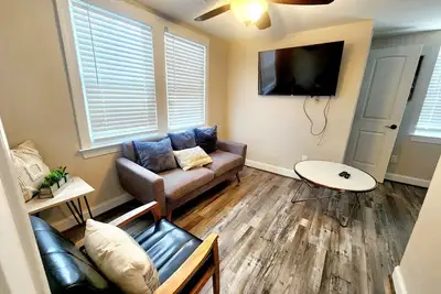Image de Walk to Beach | Central | Wifi, parking