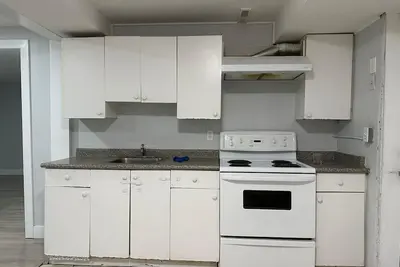 Image de furnished beautiful basement separate entry