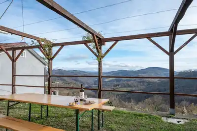 Image de Maison de vacances avec Wifi, bain à remous, Tv, patio, animaux admis, vue panoramique, parking