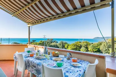 Image de Agréable appartement pour 4 personnes avec climatisation, piscine, Wifi, Tv, balcon et parking