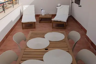 Image de \"Modern Studio Apartment with Barbecue Terrace - Historic Center\"