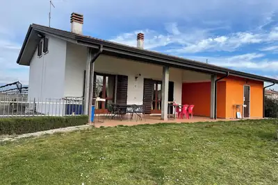 Villa Rondine is surrounded by nature, close to Garda, Verona and Valpolicella.