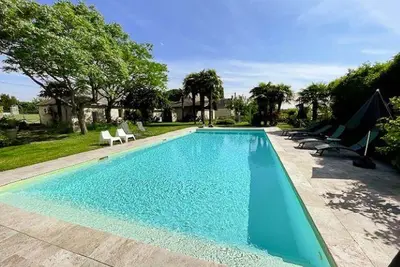 Image de Gîte de charme avec piscine chauffée, clim et WiFi en Loire