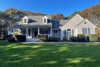 Image de Spacious Home with Fabulous Lower Level