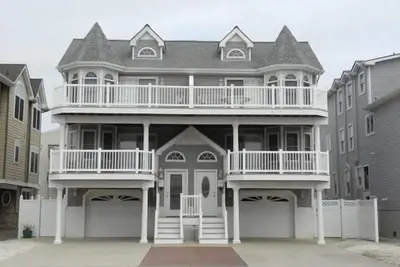 Image de One Block from the Beach Mid-Island