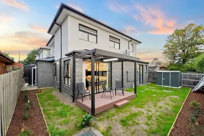 Image de Superb Newly Built Family 4br Townhouse in Burwood