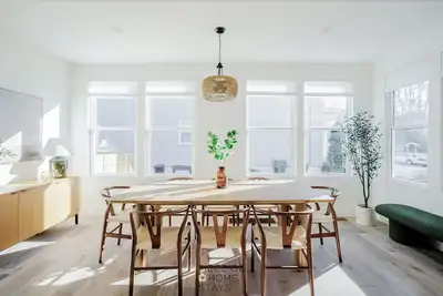 Image de Modern 4Bed, 3 Baths 1st Floor King Bed by Oakley