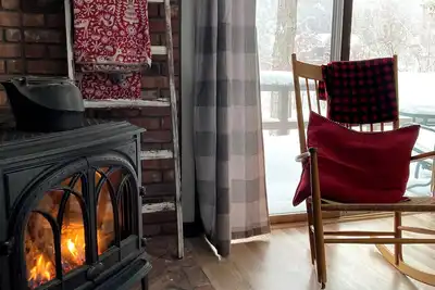 Image de Spacious lake-side townhome near Sunapee near indoor pool, gym, x-country skiing