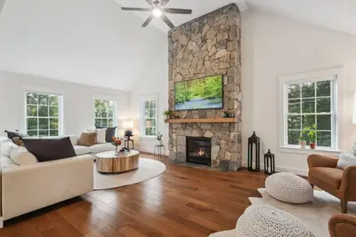 Image de 3 Bedroom House w/ Hot Tub, Gym & Sauna. \n\n