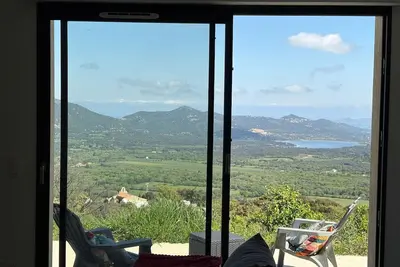 Image de Logement 15 min plage - vue mer
