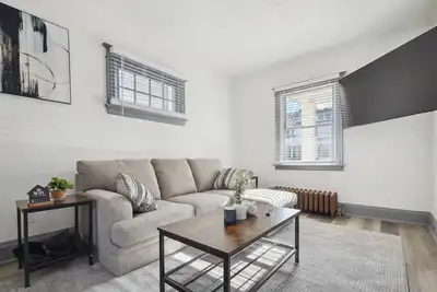 Image de Spacious 5-bedroom house with Ac and WiFi in charming Niagara Falls
