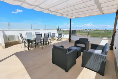 Image de Luxury townhouse with private roof terrace and pool in downtown San Pedro del Pinatar