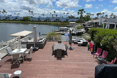 Image de Waterfront modern home Sleeps 6 near Marina w/ Hot Tub, Large Deck, and EVCharge