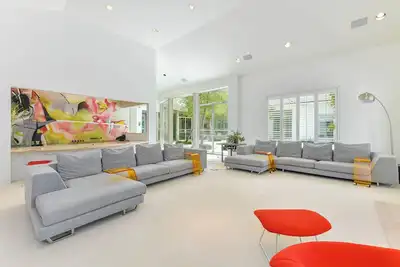 Image de Architectural Oasis Spacious 5-bedroom estate in the center of Dallas