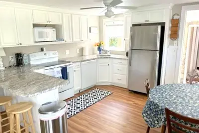 Image de Welcoming 3-bedroom updated home in Narragansett