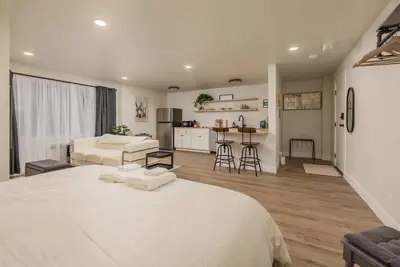 Image de Modern Studio Located in the Center of Downtown