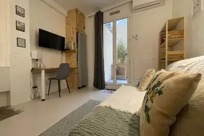 Image de Studio avec patio, en centre en ville, à 8 min de la Promenade des Anglais.