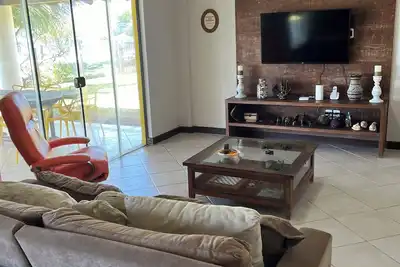 Spacious 4-bedroom house with Ac and WiFi in tranquil Abrantes