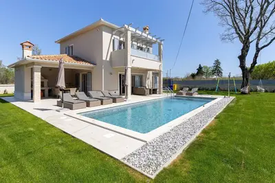 Image de Belle maison à Nedescina avec WiFi