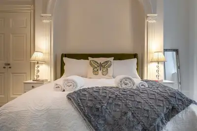 Image de Garden Flat – Stunning Georgian Apartment in Grosvenor Place