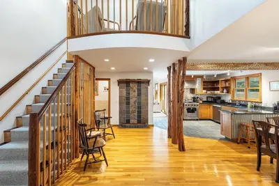 Image de Peaceful East Chop Vineyard 5-Br 3-Ba home, Ac, large yard, Guest apt add-on.