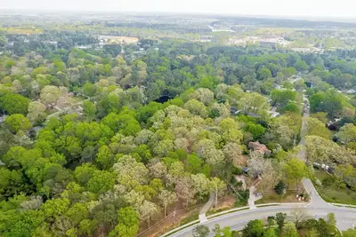 Image de City of Oaks Hideaway! by Nc State, Downtown Cary, Fenton, State Fair Grounds