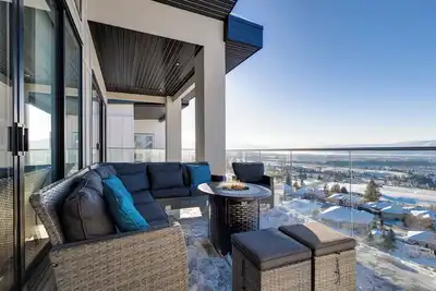 Image de Oasis retreat/Fire-pit/Patio with mountain views/Theatre room/ Family home