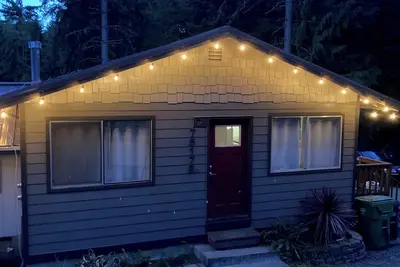 Image de The Carpenter's Cottage- Serene; 2Bed, 1 bath, w\/hot tub!