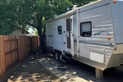 Image de Peaceful\/Cozy Rv 4-Beds\/Driveway for Parking