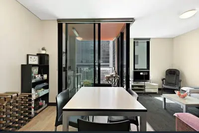 Image de Comfort and convenience stunning apartment vibrant in the heart of Adelaide.
