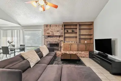 Image de Modern Luxury in Austin’s Tech Hub–Spacious, Stylish & Fully Furnished! #42114
