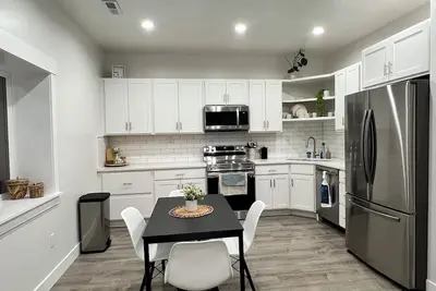 Image de Fully remodeled house for 6 guests in the heart of Midvale