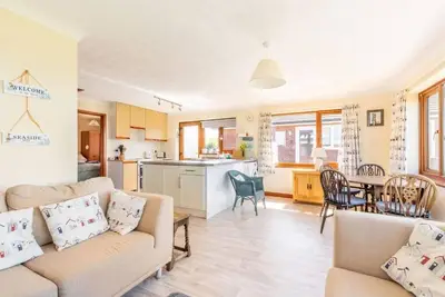 Host & Stay | Breezy Bungalow