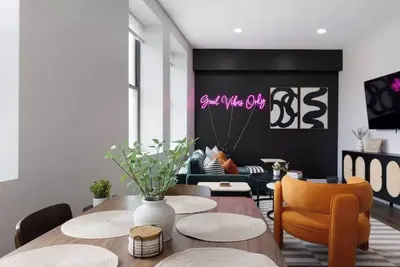 Image de Beautiful 2Bed - 10 min. to downtown/Cavs/Browns