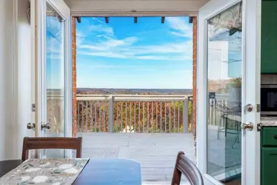 Image de Amazing View! 1950's Charm! Historic Branson Overlook!