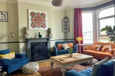 Image de Boutique House 5 mins to Beach: Sleeps up to 17