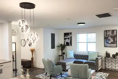 Image de Cozy 3 bedroom with Fitness room with a Touch of Luxury +  Car Rental Available