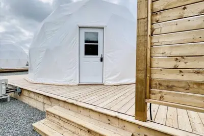 Image de Dome 3 · Luxury Lakeside Dome Experience & Hot Tub