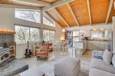 Image de Deck + Fire Pit: Pine Mountain Lake Getaway!